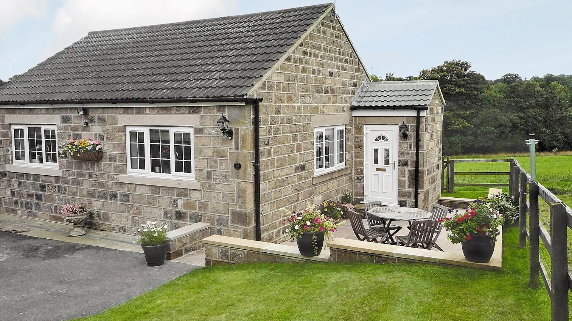Cherry Blossom Cottage Birstwith